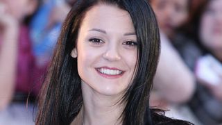 Kathryn Prescott (Skins) percutée par un camion : presque paralysée, de nombreuses fractures