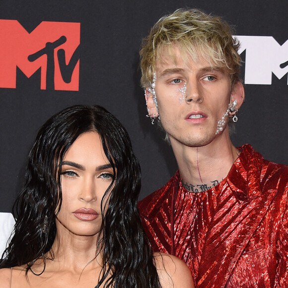 Megan Fox et son compagnon Machine Gun Kelly assistent aux MTV Video Music Awards 2021 à Brooklyn. New York, le 12 septembre 2021.