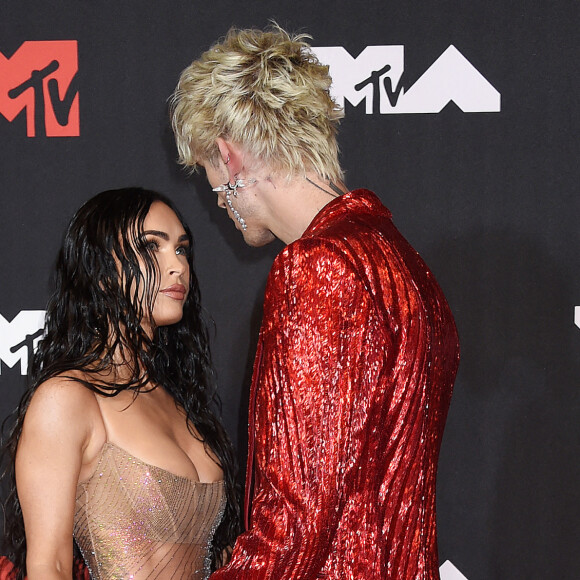 Megan Fox et son compagnon Machine Gun Kelly assistent aux MTV Video Music Awards 2021 à Brooklyn. New York, le 12 septembre 2021.