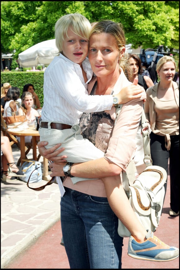 India Hicks et son fils Aymery à la Fashion Week de Paris en 2006. 