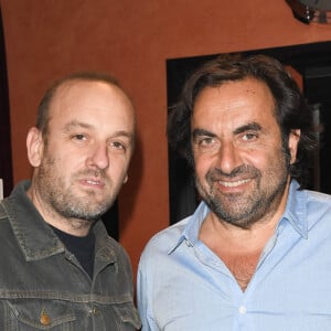 Ours (Charles Souchon) et André Manoukian - Backstage du concert solidaire "Ensemble à l'Olympia" à Paris. © Guirec-Gaffiot / Bestimage