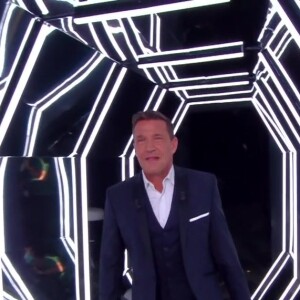 Benjamin Castaldi fait son entrée sur le plateau de "6 à 7". Le 15 septembre 2021.