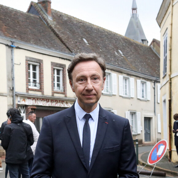 Stéphane Bern lors d'une rencontre avec les habitants de Illiers-Combray en Eure-et-Loir après la visite du Musée Marcel Proust - Maison de Tante Léonie le 15 septembre 2021. © Stéphane Lemouton / Bestimage 