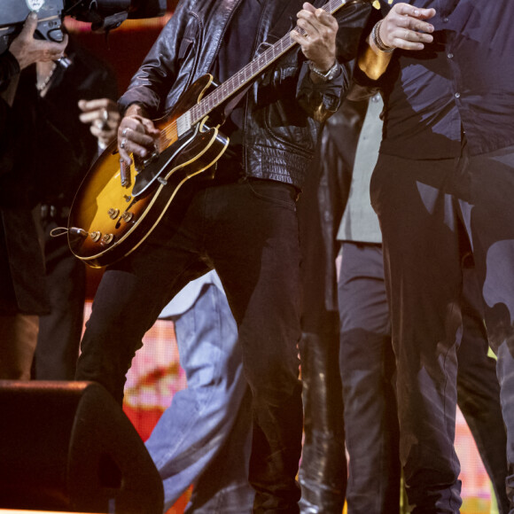 Exclusif - Yarol Poupaud, Kad Merad, Patrick Bruel, Maxim Nucci (Yodelice) - Concert hommage à Johnny Hallyday "Que je t'aime" à l'AccorHotels Arena Paris Bercy à Paris. Le 14 septembre 2021 © Borde-Jacovides-Moreau / Bestimage