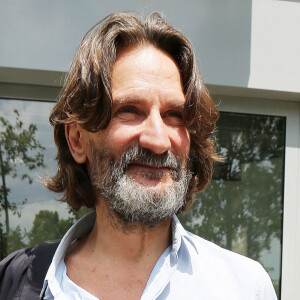 Frédéric Beigbeder quitte les studios de RTL à Paris, France, le 10 juin 2021. © Panoramic/Bestimage