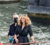 L'actrice américaine Julia Roberts sur le tournage d'une publicité pour Lancôme sur la péniche Cachemire sur la Seine à Paris, France, le 17 septembre 2021.
