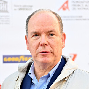Exclusif - Le prince Albert II de Monaco - Départ à Monaco de la 30e édition du Rallye Aïcha des Gazelles du Maroc, catégorie E-Gazelle Vinci Immobilier. Le 18 septembre 2021. © Bruno Bebert/Bestimage