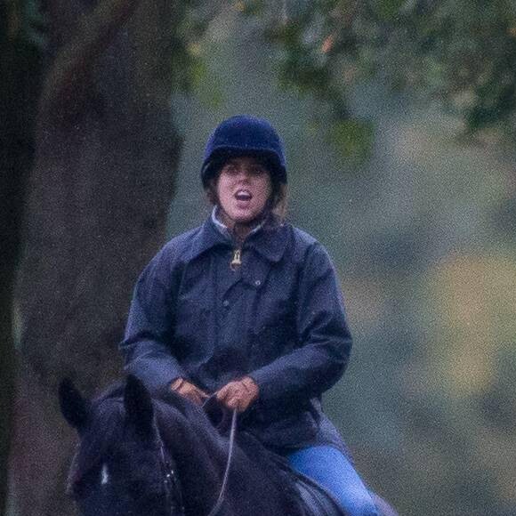 Exclusif - Le prince Andrew, duc d'York, Sarah Ferguson, duchesse d'York et la princesse Beatrice d'York font une balade à cheval au château de Windsor, le 6 octobre 2018. 