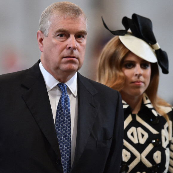 Le prince Andrew, duc d'York et la princesse Beatrice d'York - Messe à la cathédrale St Paul pour le 90ème anniversaire de la reine Elisabeth II d'Angleterre à Londres.