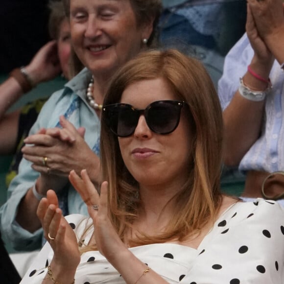 La princesse Beatrice d'York (enceinte) et son mari Edoardo Mapelli Mozzi au tournoi de Wimbledon au All England Lawn Tennis and Croquet Club à Londres, Royaume Uni, le 8 juillet 2021. 