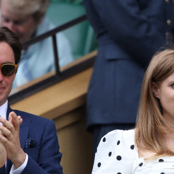 La princesse Beatrice d'York (enceinte) et son mari Edoardo Mapelli Mozzi au tournoi de Wimbledon au All England Lawn Tennis and Croquet Club à Londres, Royaume Uni, le 8 juillet 2021. 