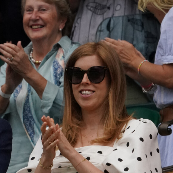 La princesse Beatrice d'York (enceinte) et son mari Edoardo Mapelli Mozzi au tournoi de Wimbledon au All England Lawn Tennis and Croquet Club à Londres, Royaume Uni, le 8 juillet 2021.  Pregnant Princess Beatrice attends Wimbledon Championships Tennis Tournament at All England Lawn Tennis and Croquet Club on July 08, 2021 in London, England. 