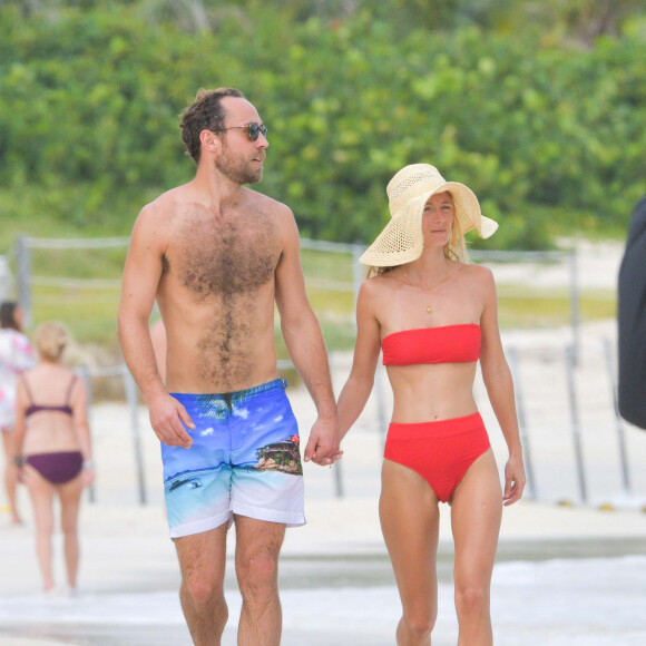 James Middleton et sa fiancée Alizée Thevenet en vacances à Saint Barthélemy le 2 janvier 2020.