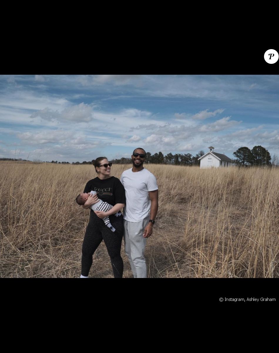 Ashley Graham, Justin Ervin et leurs fils Lincoln. Mars 2020.