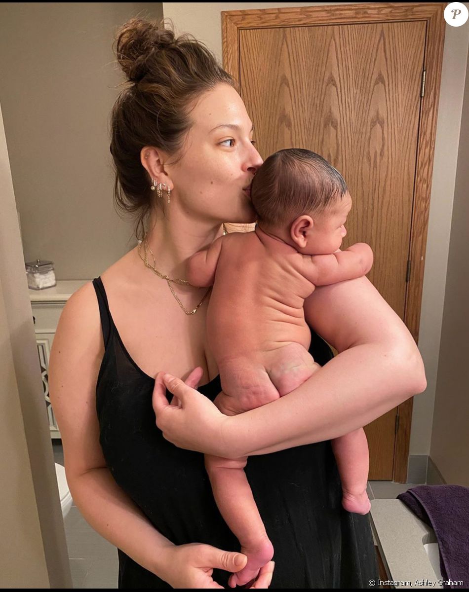 Ashley Graham et son fils Isaac. Mars 2020.