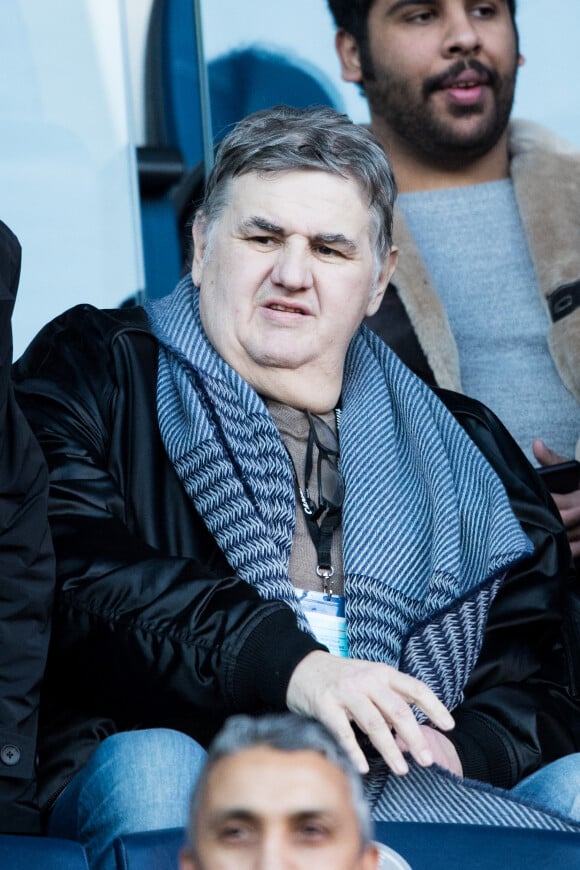 Pierre Ménès dans les tribunes du match PSG - Strasbourg (5-2) au Parc des Princes à Paris le 17 février 2018.