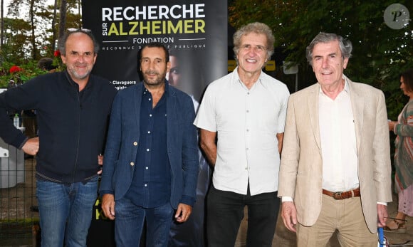 Exclusif - Lionel Abelanski, Zinedine Soualem, Gérard Leclerc et Bernard Menez au tournoi de pétanque "Ne perdez pas la boule", en faveur de la recherche sur la maladie d'Alzheimer au Boulodrome de la Boule du lac Saint James à Paris dans le cadre de la Journée mondiale de la maladie d'Alzheimer le 16 septembre 2021. © Coadic Guirec/Bestimage