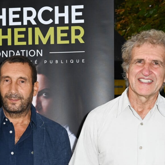 Exclusif - Lionel Abelanski, Zinedine Soualem, Gérard Leclerc et Bernard Menez au tournoi de pétanque "Ne perdez pas la boule", en faveur de la recherche sur la maladie d'Alzheimer au Boulodrome de la Boule du lac Saint James à Paris dans le cadre de la Journée mondiale de la maladie d'Alzheimer le 16 septembre 2021. © Coadic Guirec/Bestimage