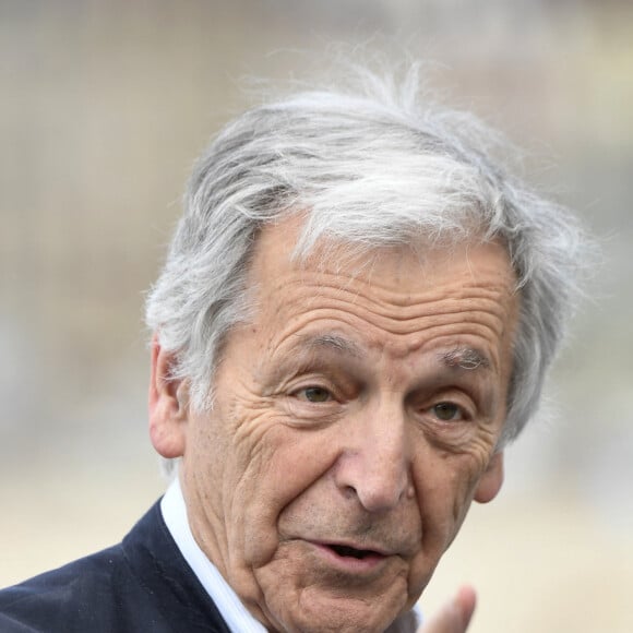 Costa-Gavras - Photocall du film "Adults in the Room" lors du 67e festival du film de San Sebastian le 21 septembre 2019.