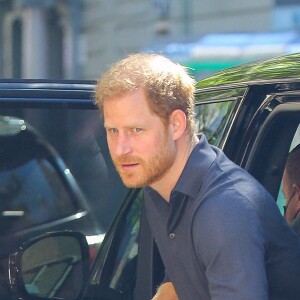 Le prince Harry, duc de Sussex arrive dans une école primaire de Harlem à New York City, New York, Etats-Unis, le 24 septembre 2021.