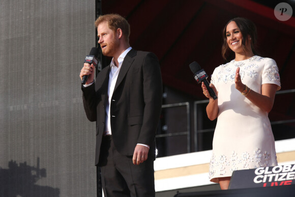 Le prince Harry et Meghan Markle sur la scène du "Global Citizen Live Festival" à Central Park à New York, le 25 septembre 2021. © Sonia Moskowitz Gordon/ZUMA Press Wire/Bestimage