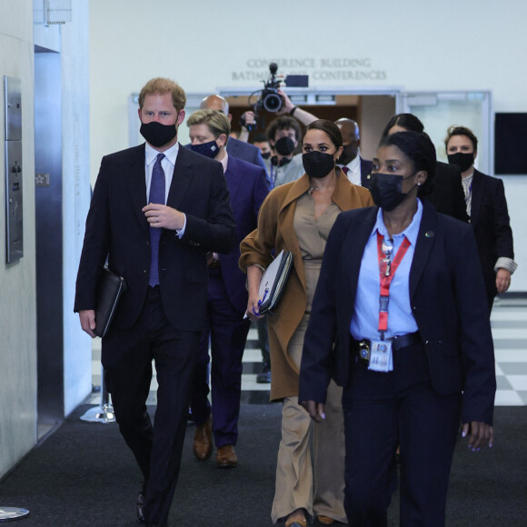 Le prince Harry et Meghan Markle sortent d'un rendez-vous avec le secrétaire général des Nations Unies à New York le 25 septembre 2021. © Luiz Rampelotto/ZUMA Press Wire / Bestimage 