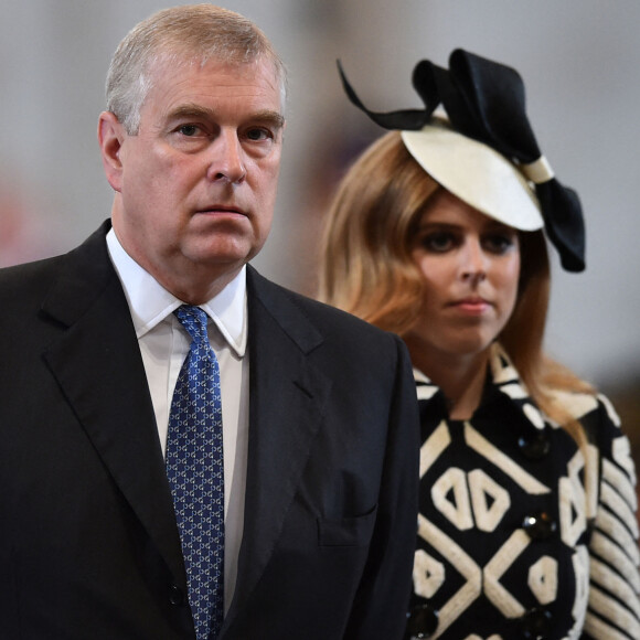 Le prince Andrew, duc d'York et la princesse Beatrice d'York - Messe à la cathédrale St Paul pour le 90ème anniversaire de la reine Elisabeth II d'Angleterre à Londres.