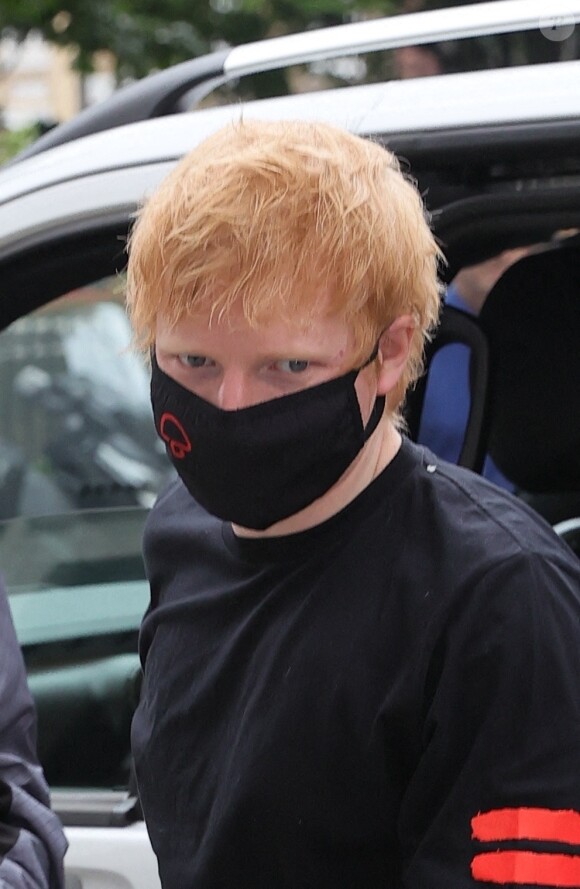 Ed Sheeran arrive aux studios Kiss radio à Londres, Royaume Uni, le 31 août 2021.