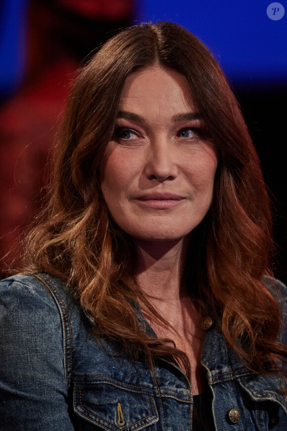 Exclusif - Carla Bruni Sarkozy - Enregistrement de l'émission "Allez viens je t'emmène...Au Music Hall" au Studio Gabriel à Paris © Cyril Moreau / Bestimage