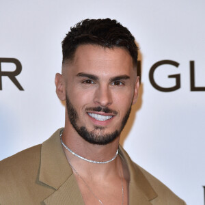 Baptiste Giabiconi - Photocall de l'exposition "Thierry Mugler : couturissime" au Musée des Arts Décoratifs (MAD) à Paris. Le 28 septembre 2021.