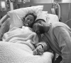Chrissy Teigen à l'hôpital avec son mari John Legend et leur fils Jack, mort né. Octobre 2020.