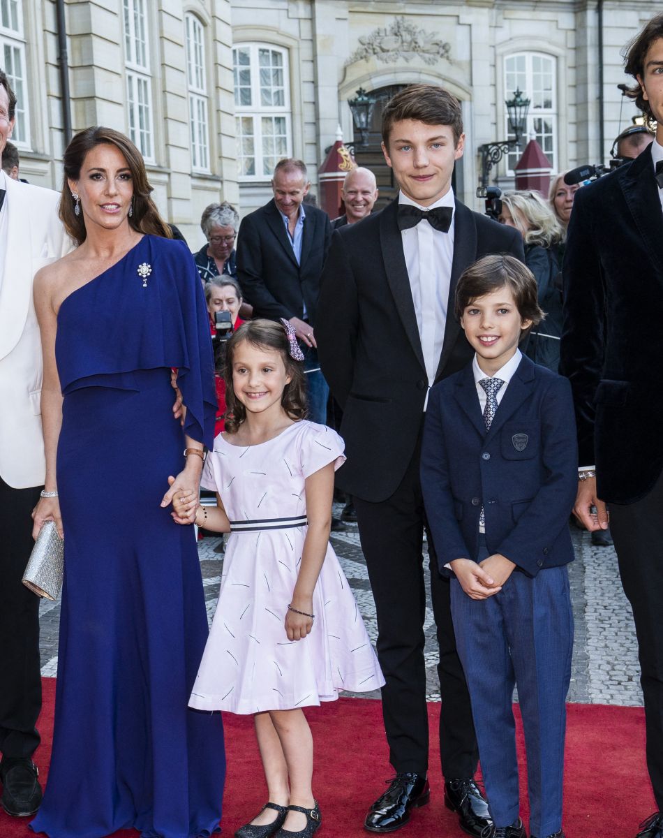 Le prince Joachim de Danemark, la princesse Marie, leurs enfants le prince Nikolai le prince Felix, le prince Henrik et la princesse Athena - Dîner donné par la reine M. de Danemark à l'occasion des 50 ans du prince J. de Danemark au château de Amalienborg à Copenhague le 7 juin 2019