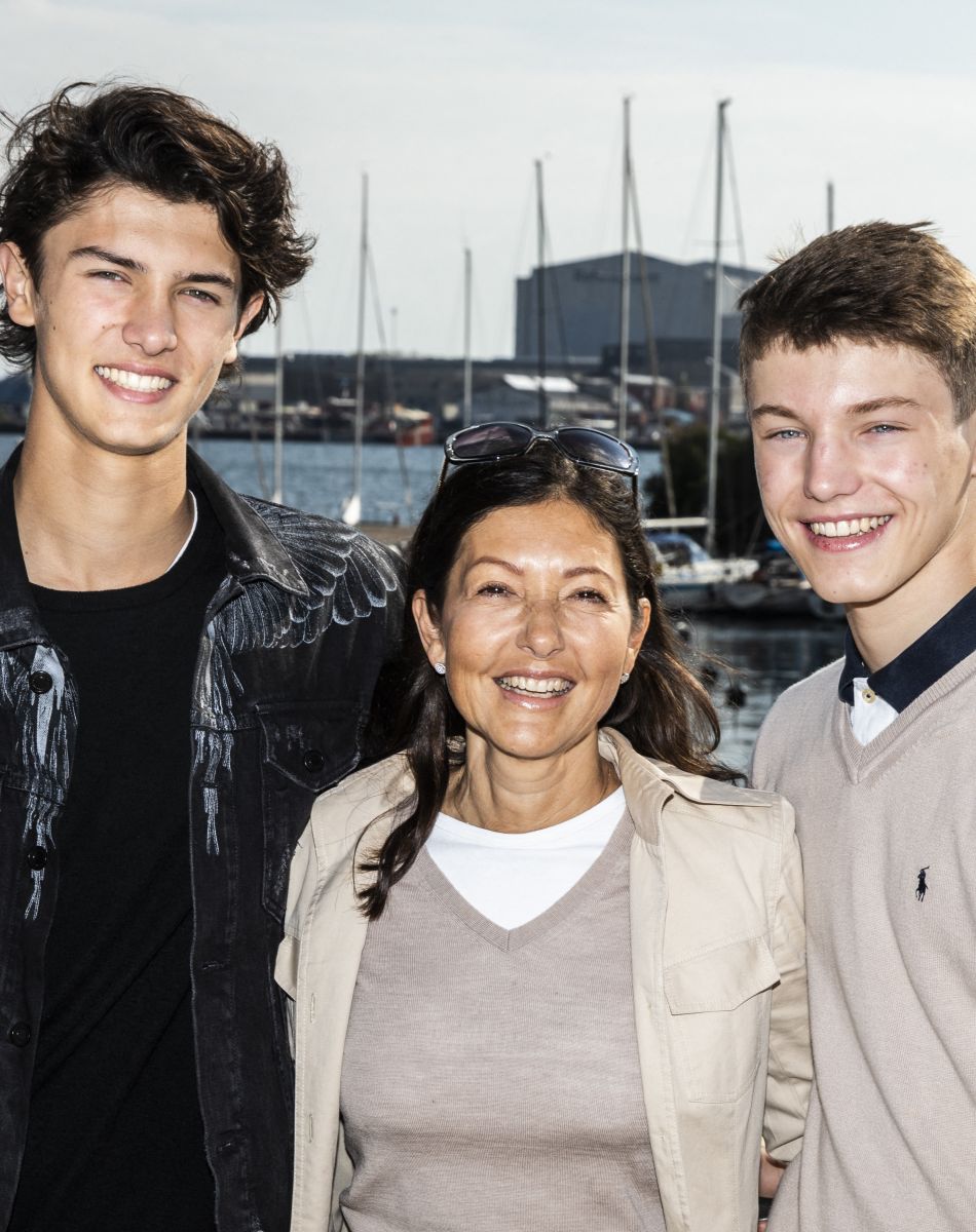 La comtesse Alexandra et ses fils le prince Nikolai et le prince Felix de Danemark lors du Ecco Walkathon à Copenhague. Le 9 septembre 2018