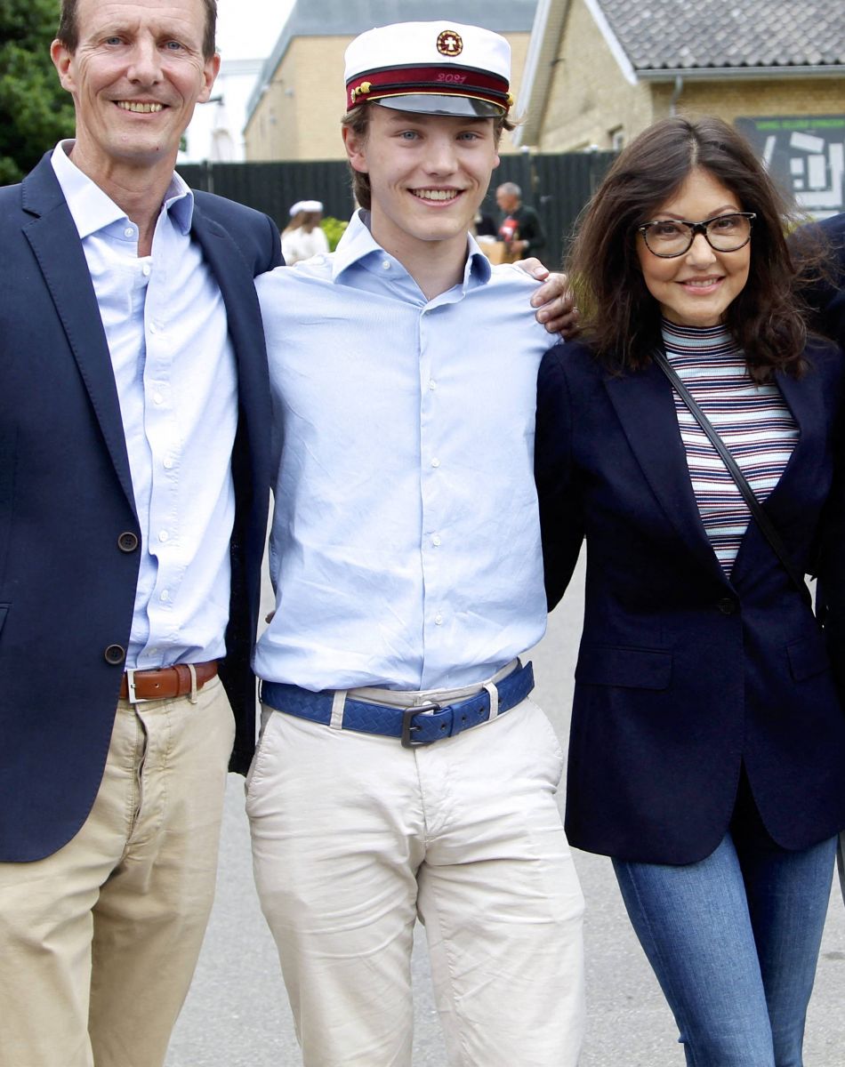 Le prince Felix, le prince Joachim, la comtesse Alexandra, le prince Nikolai - Cérémonie de remise des diplômes du prince Felix au gymnase Gammel Hellerup à Hellerup, le 23 juin 2021.
