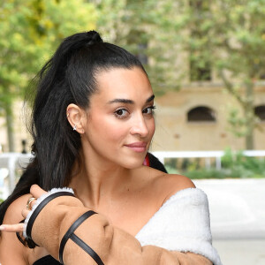 Camélia Jordana arrive au défilé de mode Loewe lors de la Fashion Week printemps/été 2022 de Paris, France, le 1er octobre 2021. © Veeren/Bestimage