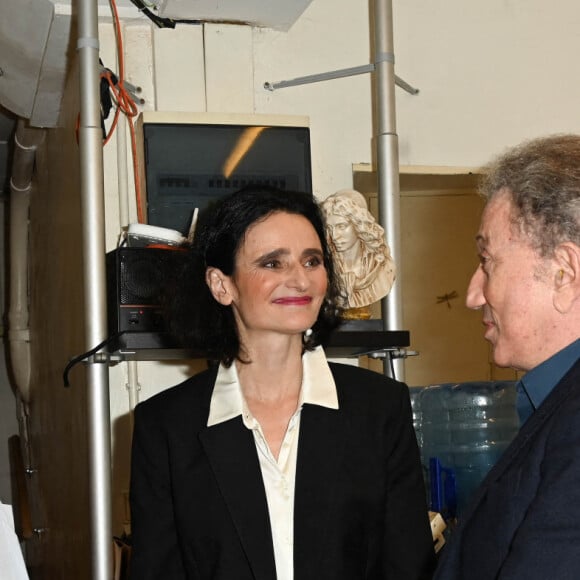 Exclusif - Jean-Louis Debré et sa compagne Valérie Bochenek, Michel Drucker - Générale de la pièce "Ces Femmes qui ont réveillé la France" au théâtre Gaité Montparnasse à Paris le 20 septembre 2021. © Coadic Guirec/Bestimage 