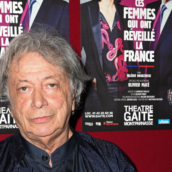 Exclusif - Hervé Vilard - Générale de la pièce "Ces Femmes qui ont réveillé la France" au théâtre Gaité Montparnasse à Paris le 20 septembre 2021. © Coadic Guirec/Bestimage 