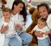Julie Ricci et Pierre-Jean Cabrières avec leurs enfant Gianni et Giovann, avril 2021