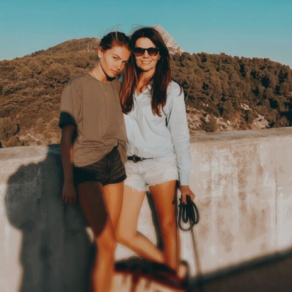 Thylane Blondeau et sa maman Veronika Loubry le 28 août 2021.