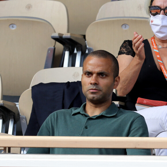 Alizé Lim et son compagnon Tony Parker dans les tribunes des Internationaux de France de Roland Garros à Paris le 11 juin 2021. © Dominique Jacovides / Bestimage