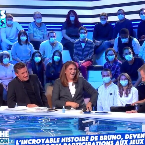 Matthieu Delormeau change de place avec Cyrille Legendre (12 Coups de midi) pour être auprès de Bruno Hourcade dans TPMP, le 5 octobre 2021.