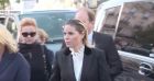Sophie Tapie arrive à la messe hommage pour Bernard Tapie, à Paris. BFMTV.