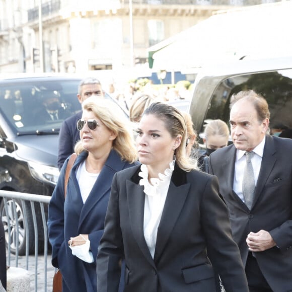 Rachida Dati et Sophie Tapie - Messe funéraire en hommage à Bernard Tapie en l'église Saint-Germain-des-Prés à Paris. Le 6 octobre 2021. © Jacovides-Moreau / Bestimage