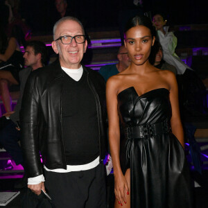 Jean-Paul Gaultier et Tina Kunakey au défilé "Love Brings Love" de la maison AZ Factory, en hommage au défunt Alber Elbaz, lors de la Fashion Week prêt-à-porter printemps/été 2022 au Carreau du Temple. Paris, le 5 octobre 2021. © Veeren Ramsamy / Christophe Clovis / Bestimage