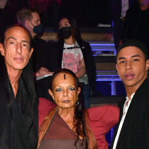 Rick Owens, son épouse Michèle Lamy et Olivier Rousteing au défilé "Love Brings Love" de la maison AZ Factory, en hommage au défunt Alber Elbaz, lors de la Fashion Week prêt-à-porter printemps/été 2022 au Carreau du Temple. Paris, le 5 octobre 2021. © Veeren Ramsamy / Christophe Clovis / Bestimage