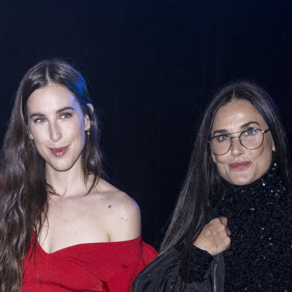 Demi Moore et sa fille Scout LaRue Willis au défilé "Love Brings Love" de la maison AZ Factory, en hommage au défunt Alber Elbaz au Carreau du Temple à Paris le 5 octobre 2021. © Olivier Borde / Bestimage