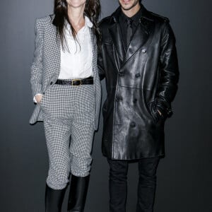 Charlotte Gainsbourg et son fils Ben Attal - Photocall du défilé Saint Laurent collection Printemps-Eté 2022 lors de la fashion week à Paris, le 28 septembre 2021. © Olivier Borde/Bestimage