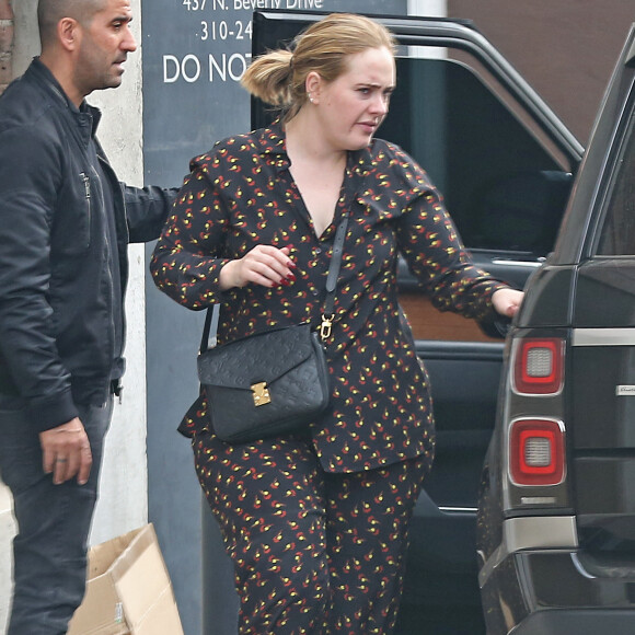 Exclusif - La chanteuse Adele fait su shopping à Los Angeles le 19 novembre 2018.