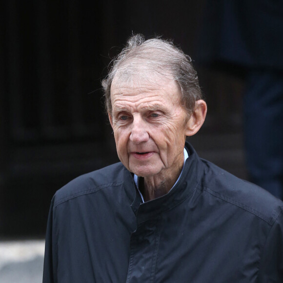 Etienne Mougeotte à la sortie des obsèques de André Rousselet en la Basilique Sainte-Clotilde de Paris le 2 juin 2016.