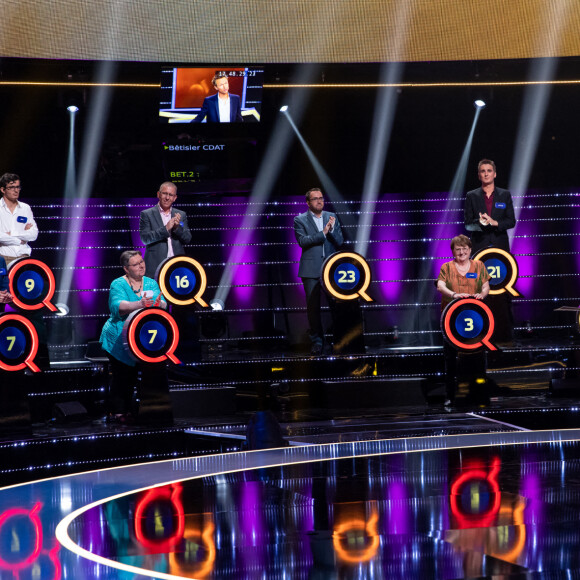 Exclusif - Paul El Kharrat (Les 12 coups de midi) Colette Nocon (Questions pour un champion) Jaafar Meziane (Qui veut gagner des millions) Sylvie Chalon (Questions pour un champion) Marie-Christine Aloui Soulimani (Tout le monde veut prendre sa place) Xavier Mercier (Les 12 coups de midi) Sandrine (Tout le monde veut prendre sa place) Benjamin (Slam) Christophe Spalony (Questions pour un champion) Arthur (Slam) et Cyril Féraud - Enregistrement de l'émission "Le Quiz des Champions"  © Cyril Moreau / Bestimage